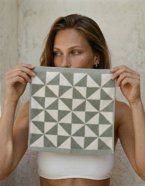 Load image into Gallery viewer, Umbra Towels
